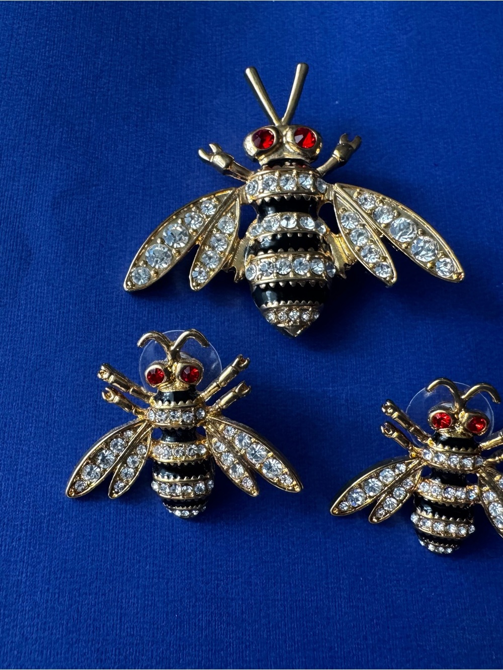 Art Bee Brooch & Matching Pierced Earrings Set
